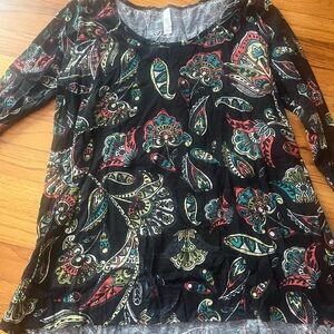 Lularoe Lynnae Long Sleeve Top